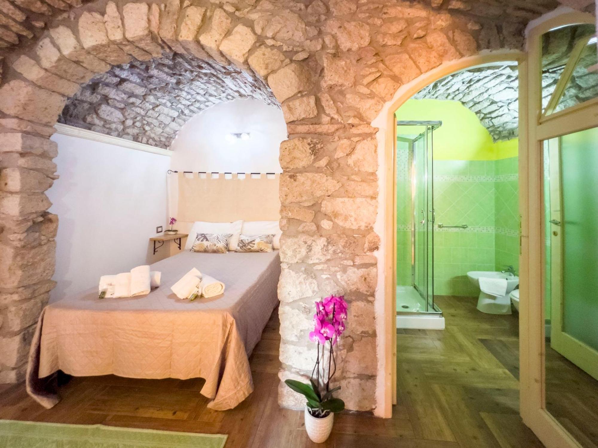 La Torre Del Pozzo Guest House Bosa Exterior photo